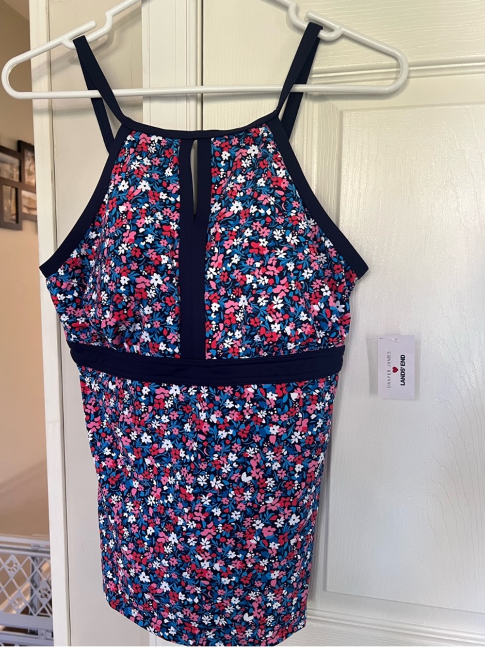 Land’s End Draper James Navy Pink Red Floral Halter Tankini Top Keyhole Size 10